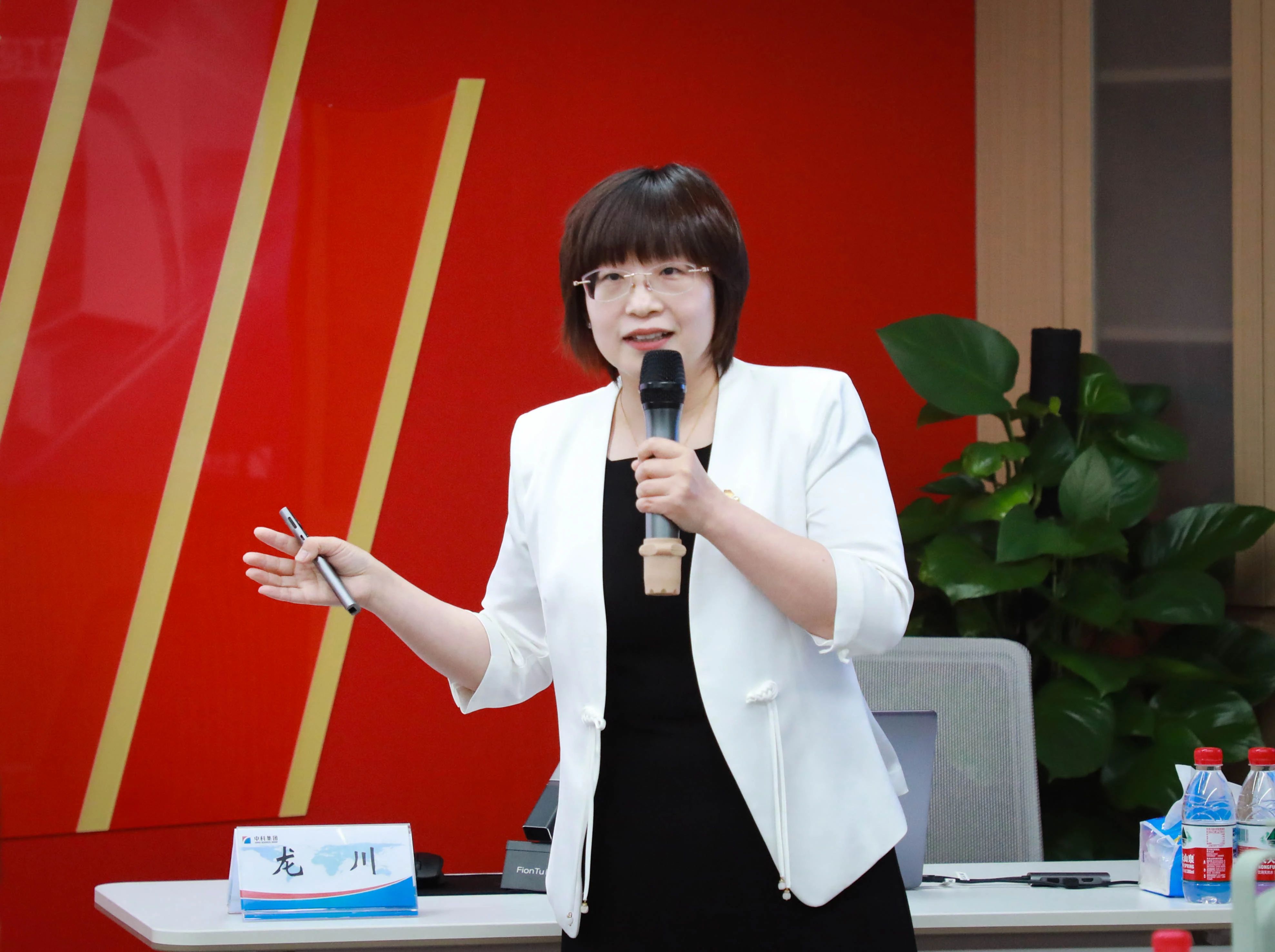 1748220752275065809.jpg 1748220752275065809.jpg